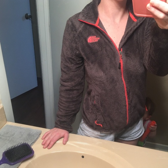 North face - Picture 3 of 5